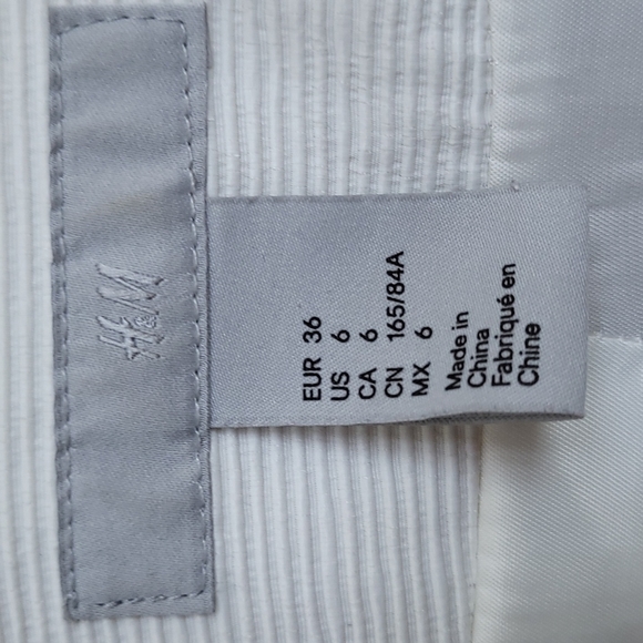 Blazer - Picture 3 of 4